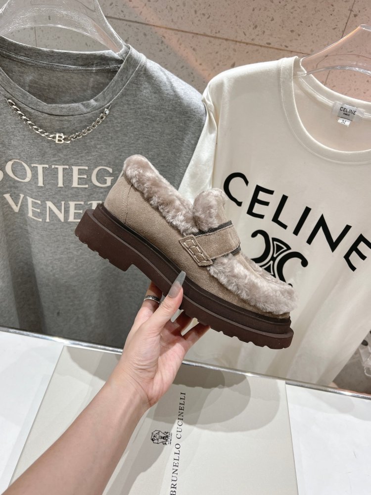 Лоферы на меху зимние женские фото 5