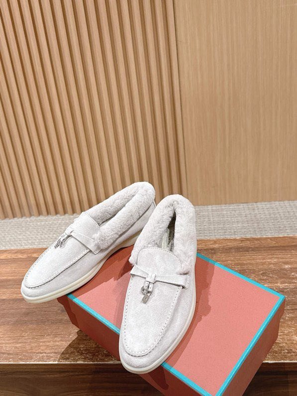 Лоферы на хутрі зимові