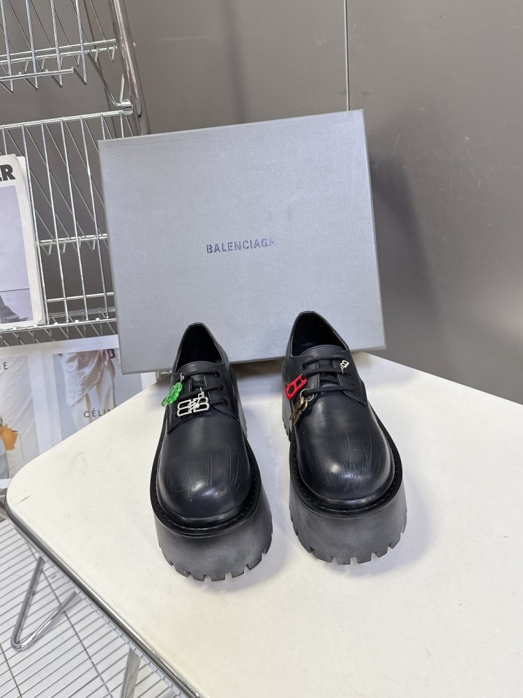 Лоферы на платформі BALENCIAGA STRIKE фото 2