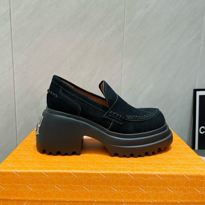 Лоферы on platform