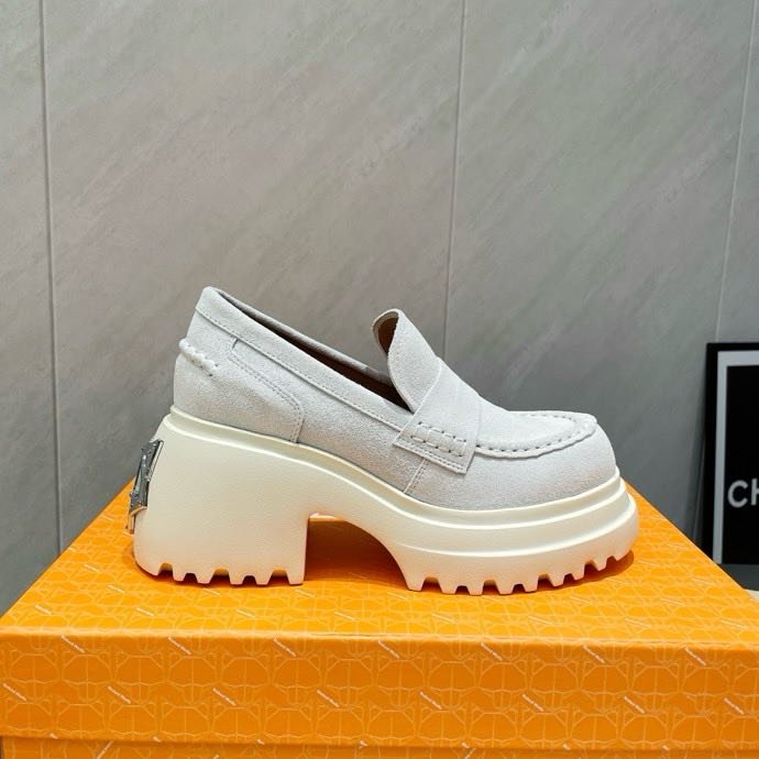 Лоферы on platform