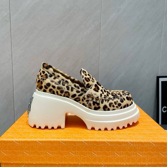 Лоферы на платформі