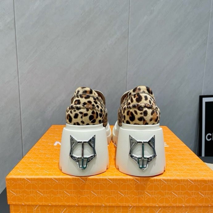 Лоферы на платформі фото 7