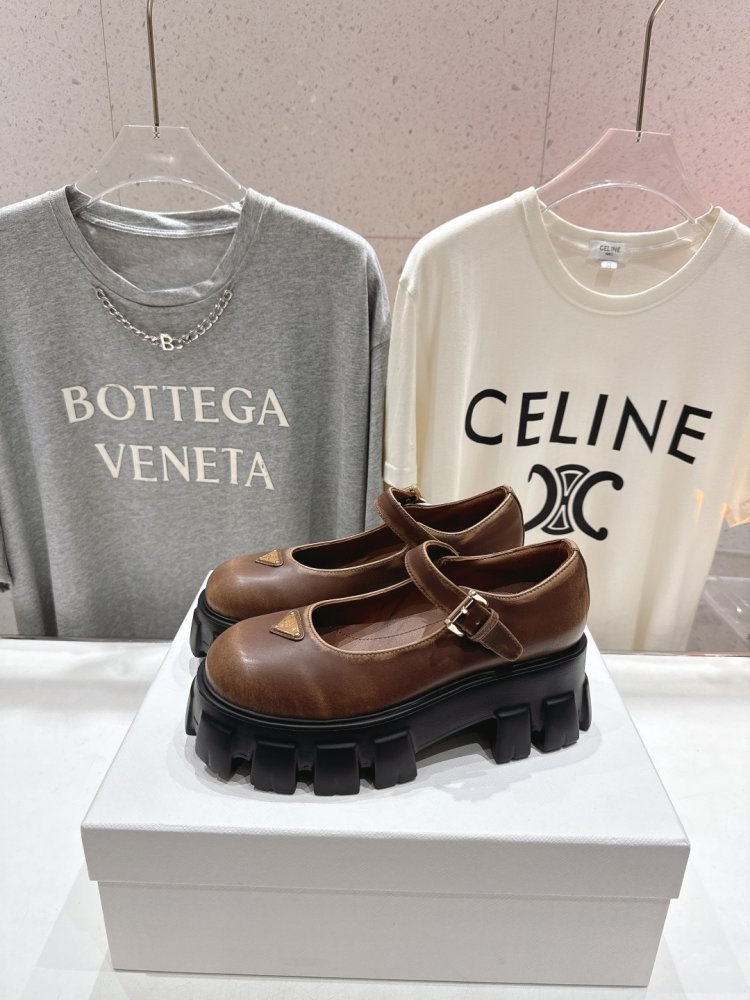 Лоферы на высокой подошве женские фото 3