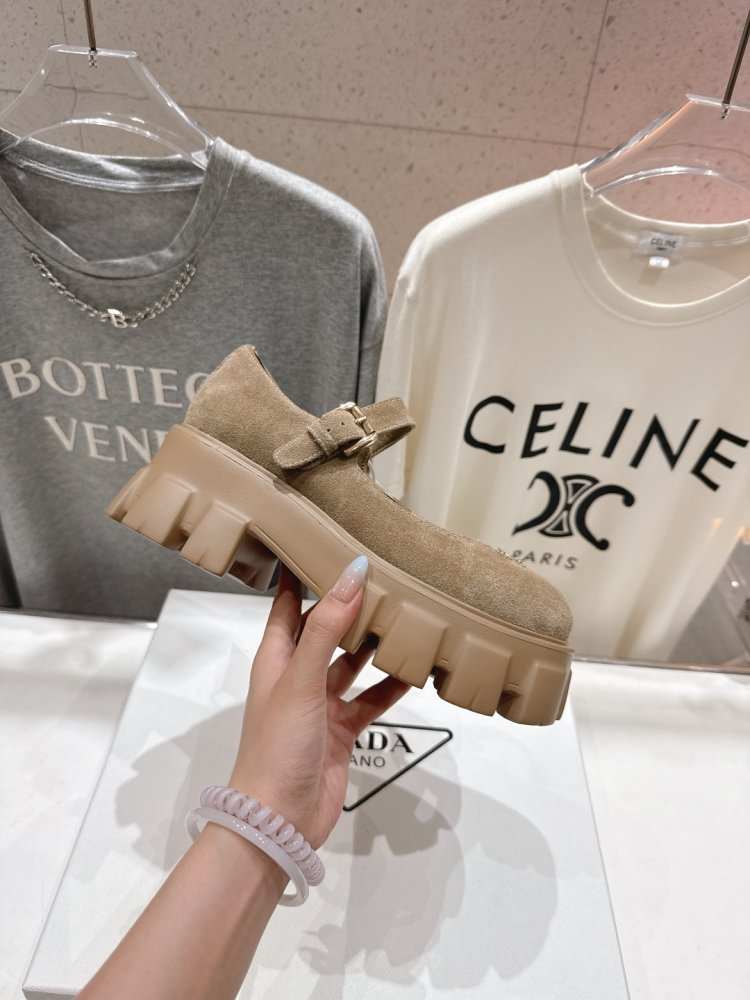 Лоферы на высокой подошве женские фото 5