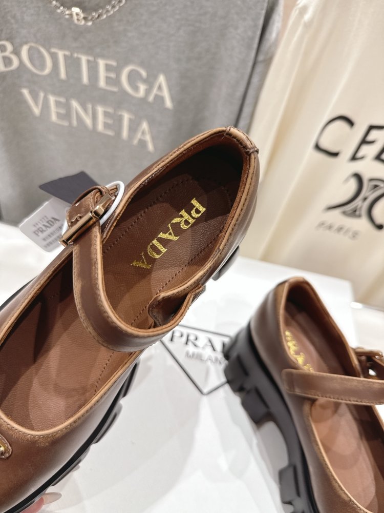 Лоферы на высокой подошве женские фото 6