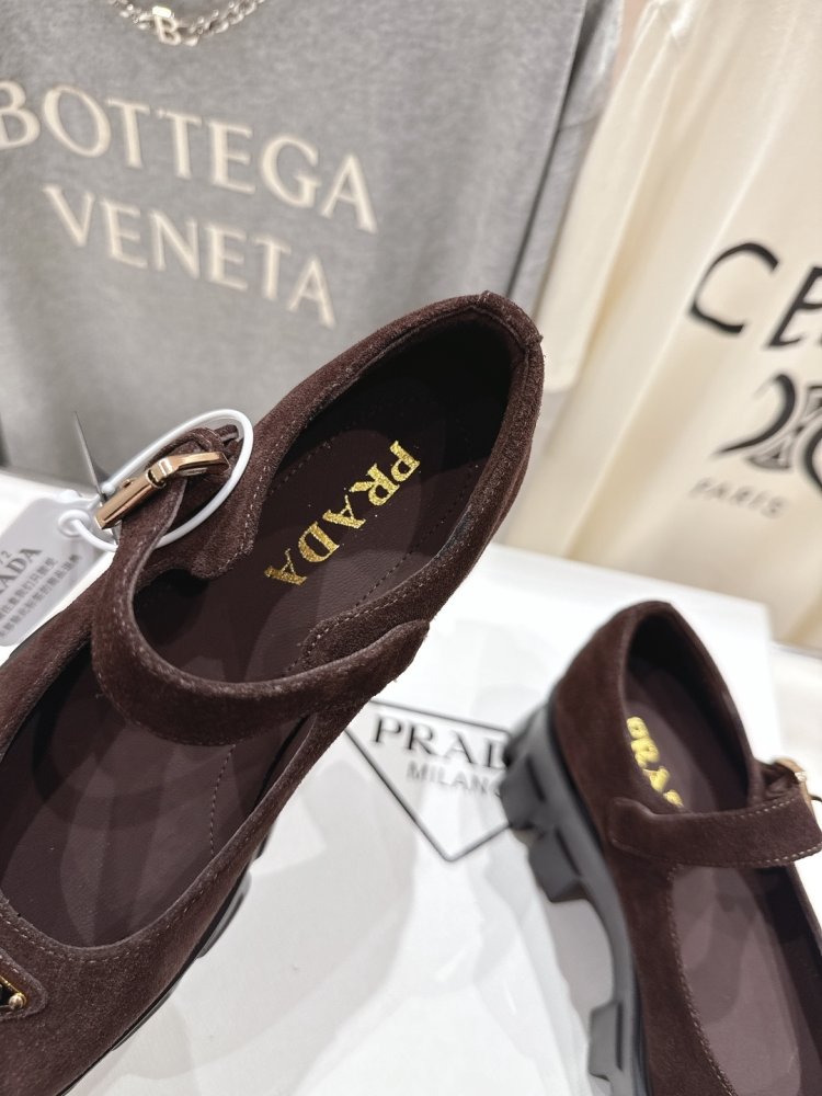 Лоферы на высокой подошве женские фото 6