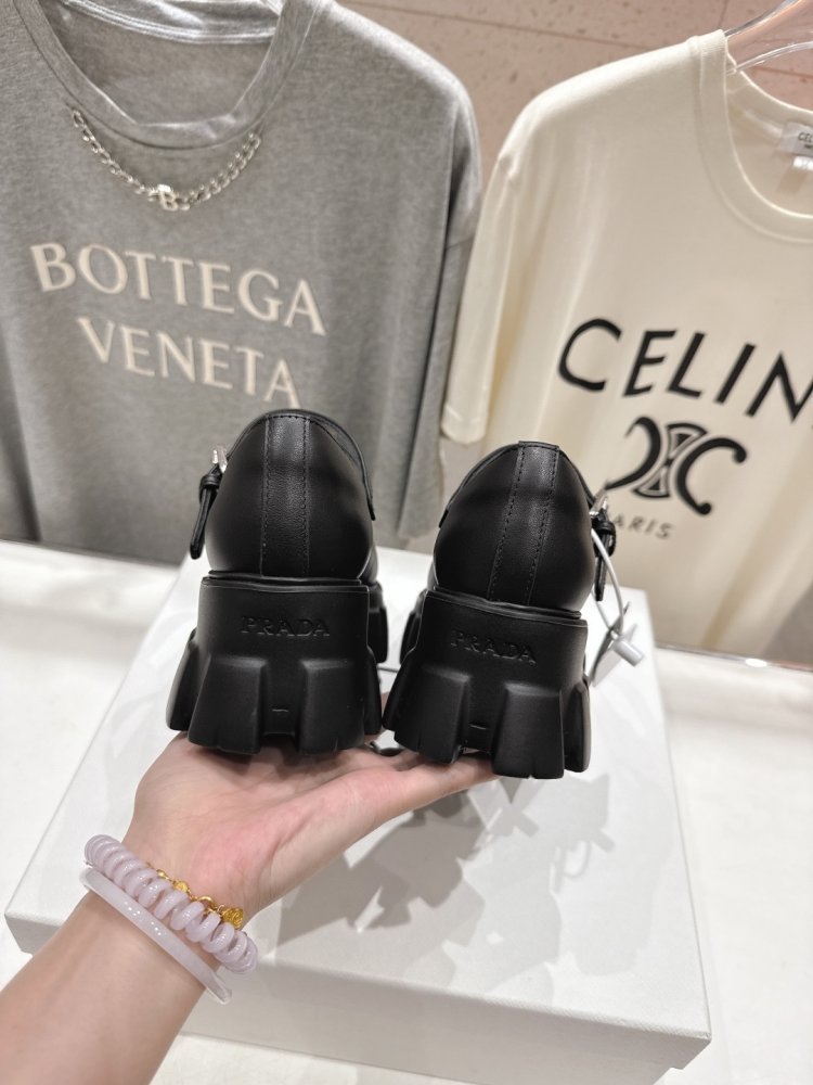 Лоферы на высокой подошве женские фото 8