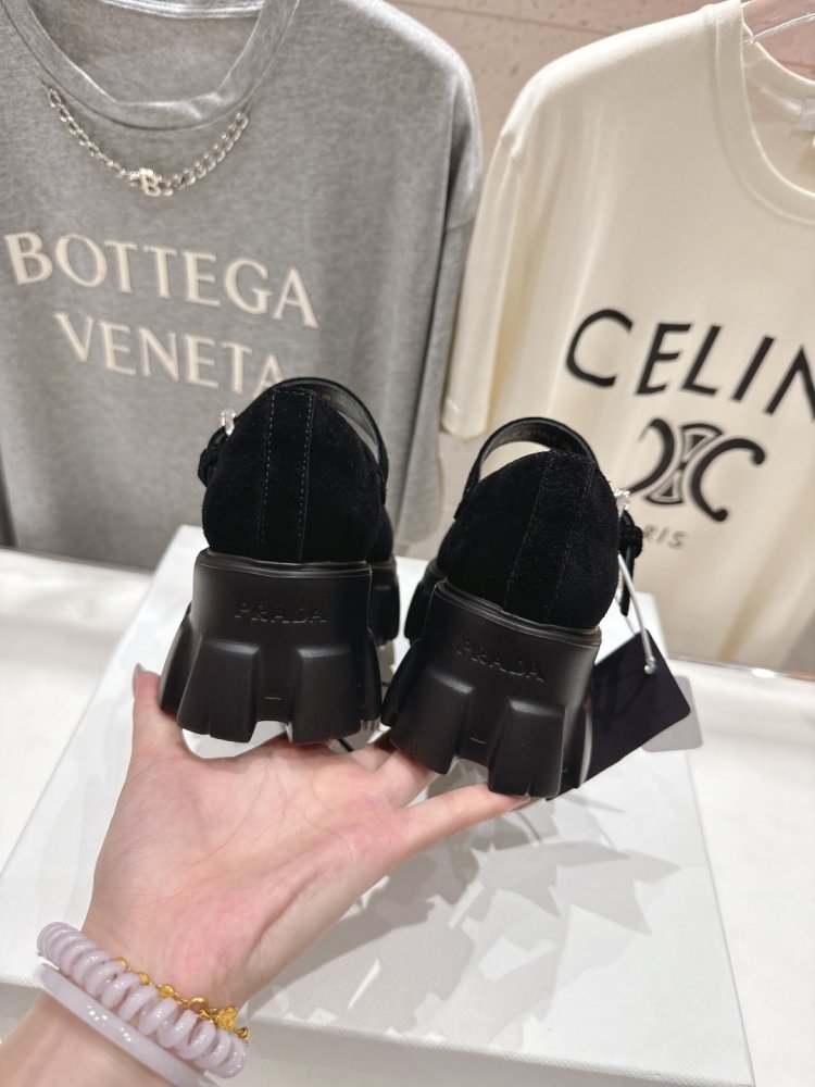 Лоферы на высокой подошве женские фото 8