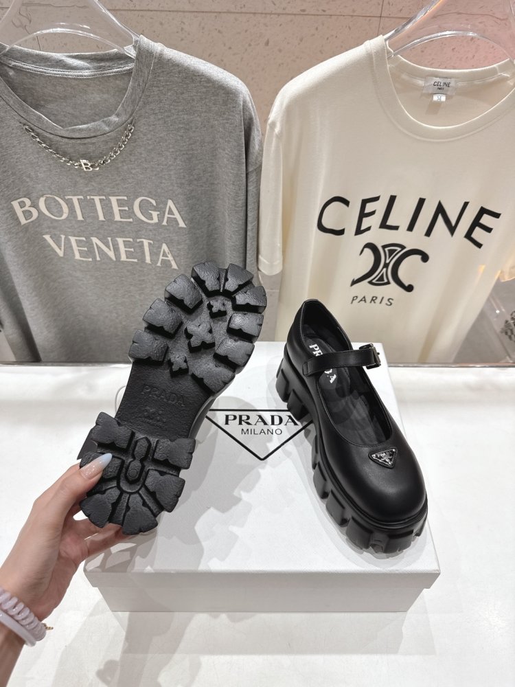 Лоферы на высокой подошве женские фото 9