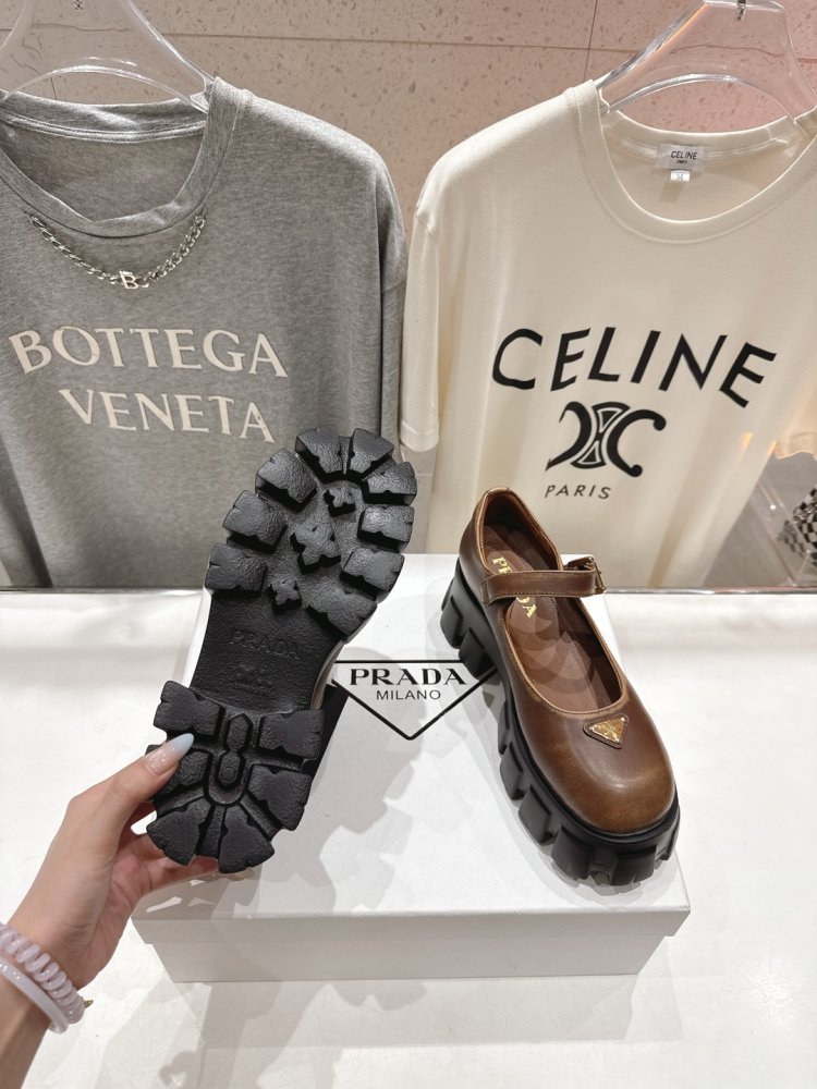 Лоферы на высокой подошве женские фото 9