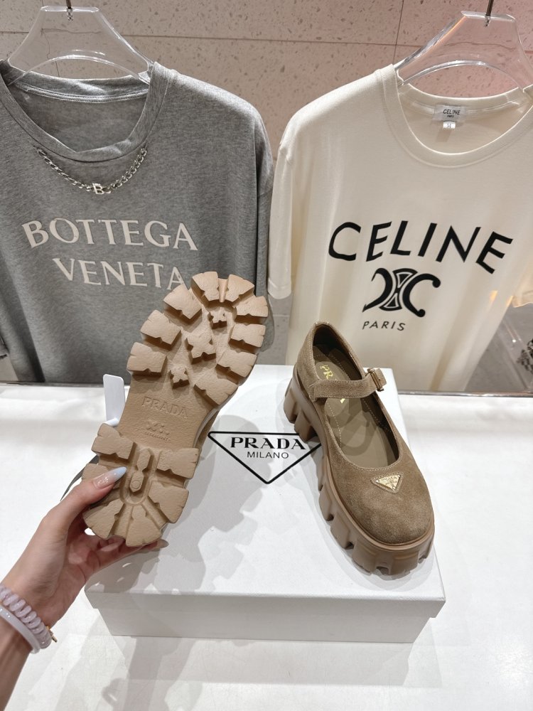 Лоферы на высокой подошве женские фото 9