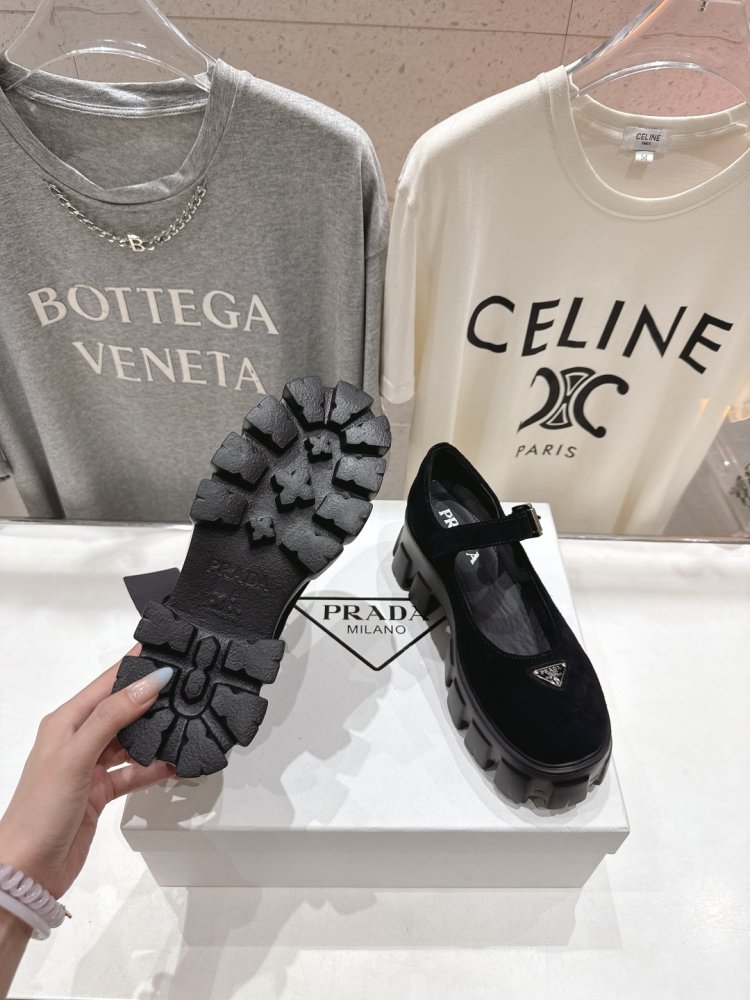 Лоферы на высокой подошве женские фото 9