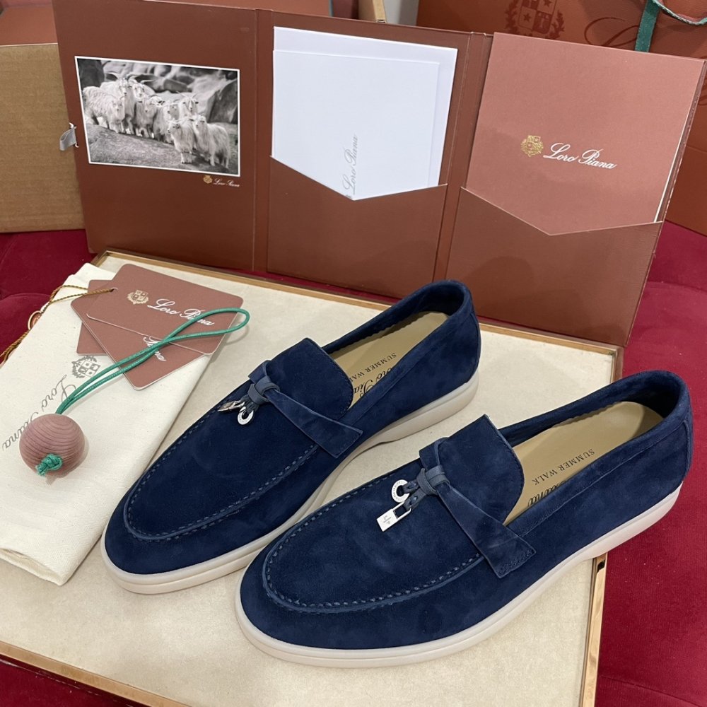 Лоферы Summer Charms of suede from silver фурнитурой