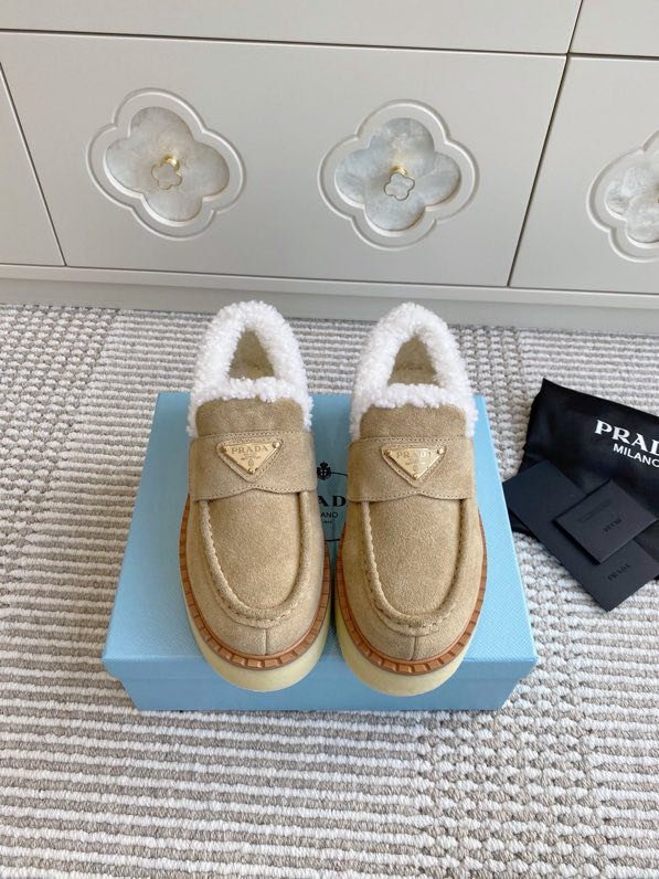 Лоферы жіночі на хутрі зимові