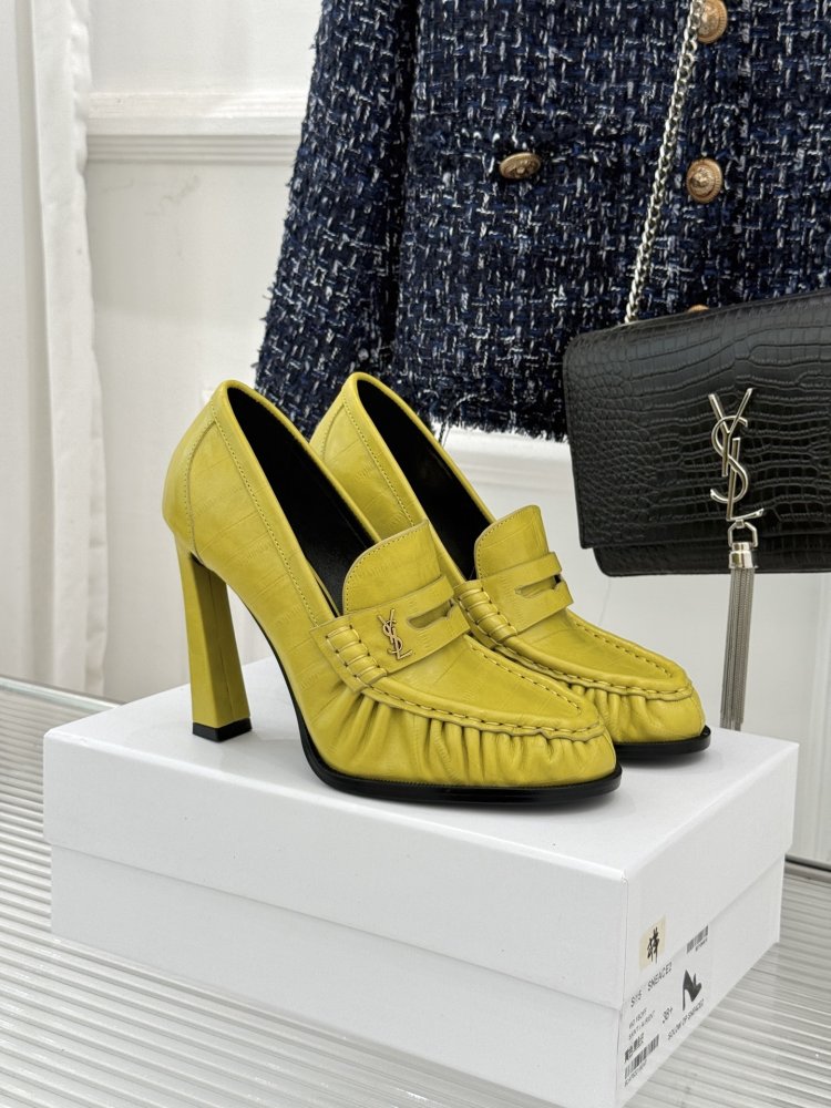 Лоферы женские на высоком каблуке