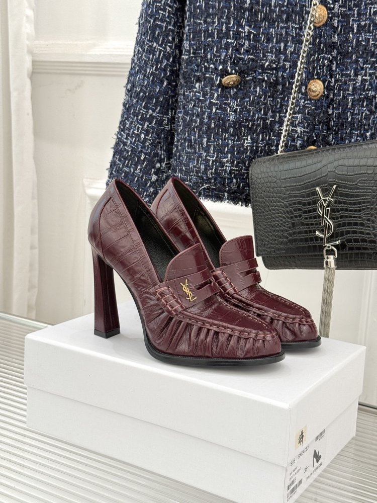 Лоферы женские на высоком каблуке