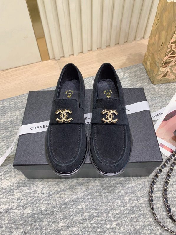 Лоферы женские