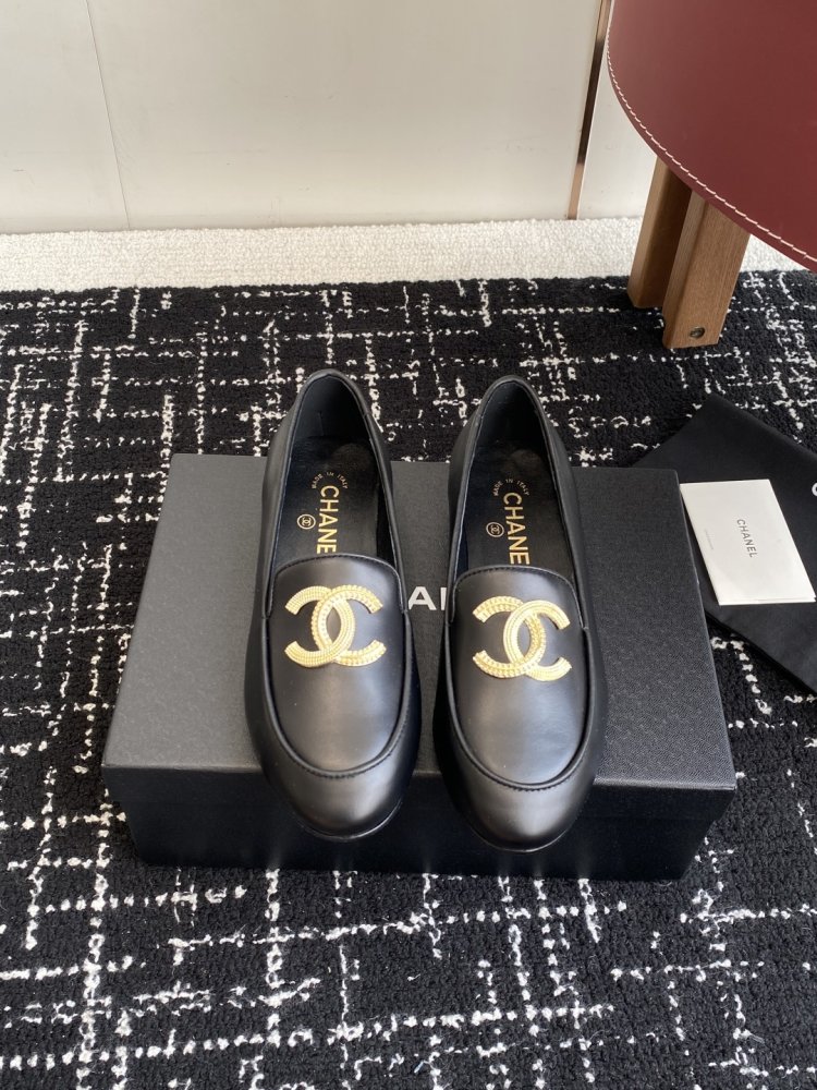 Лоферы женские