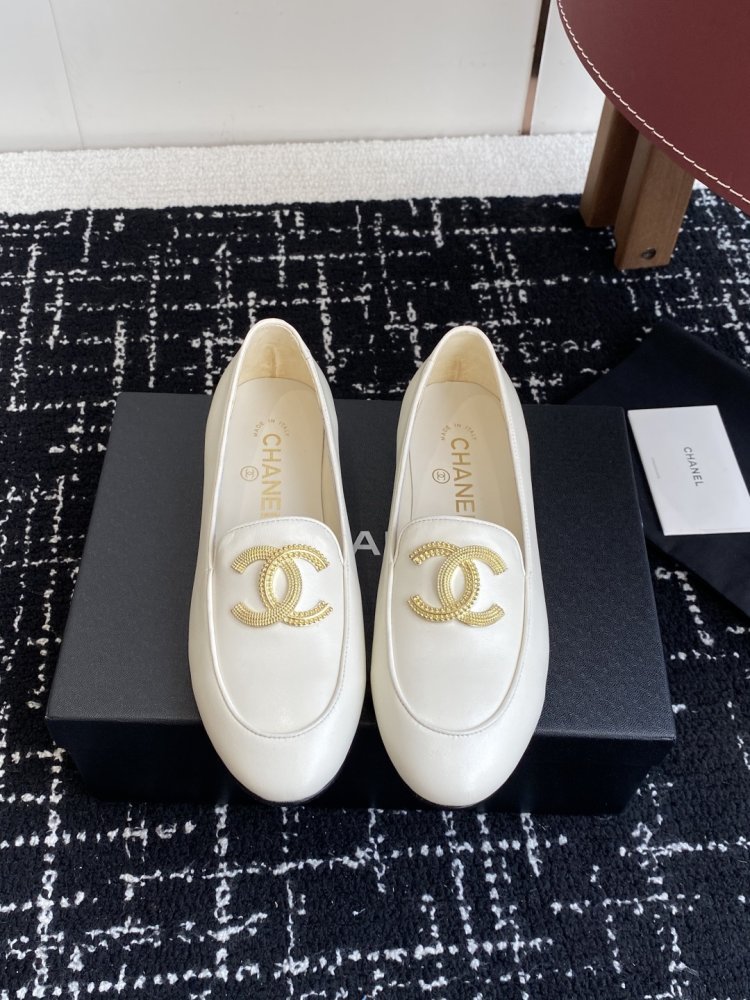 Лоферы женские