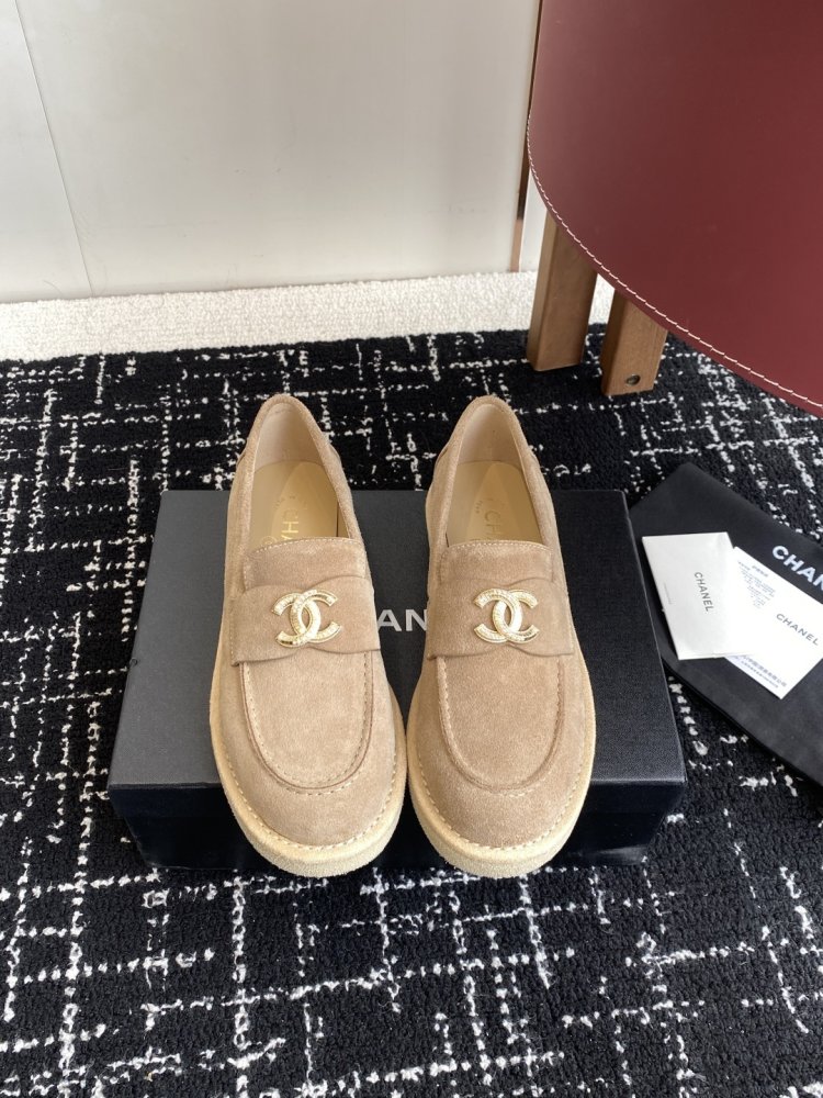 Лоферы женские