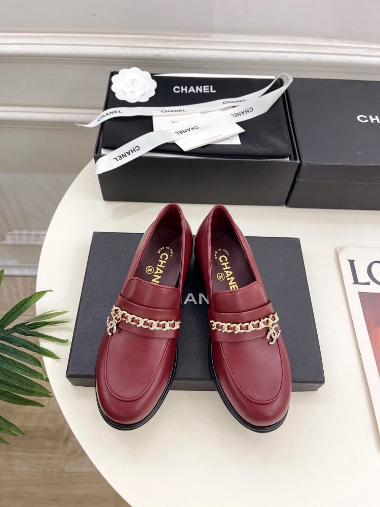 Лоферы женские