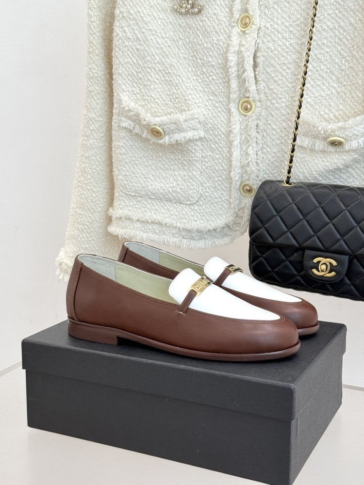 Лоферы женские