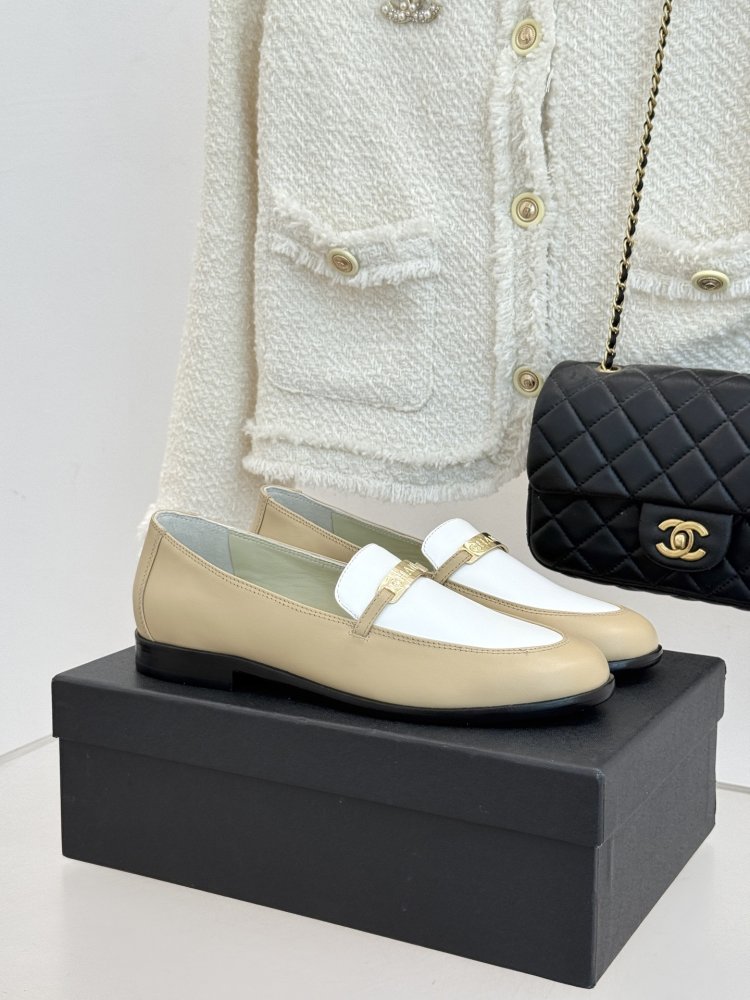 Лоферы женские