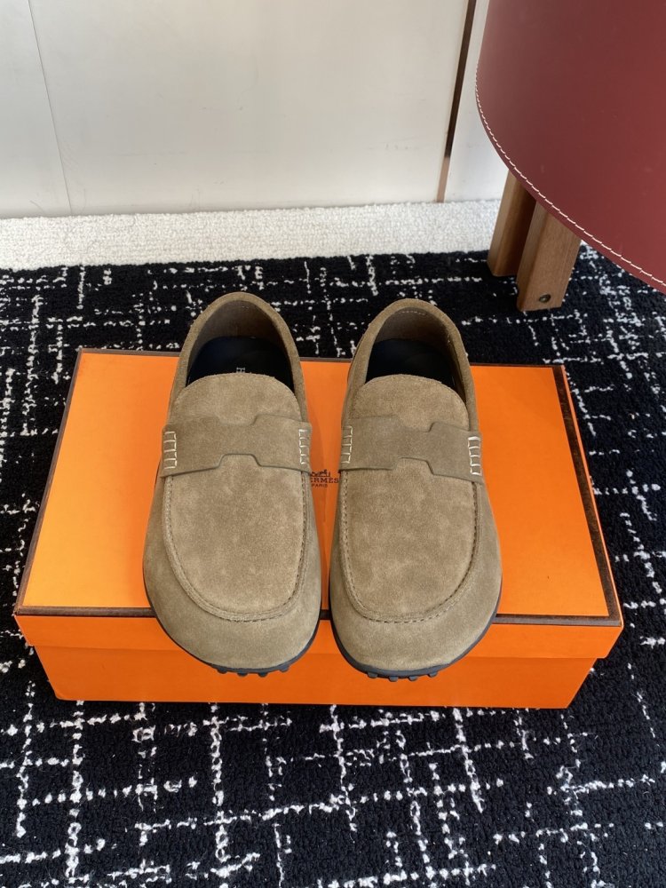 Лоферы жіночі