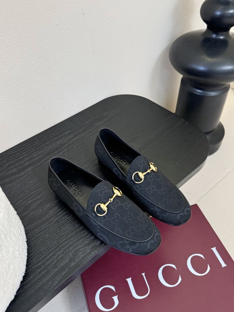 Лоферы женские