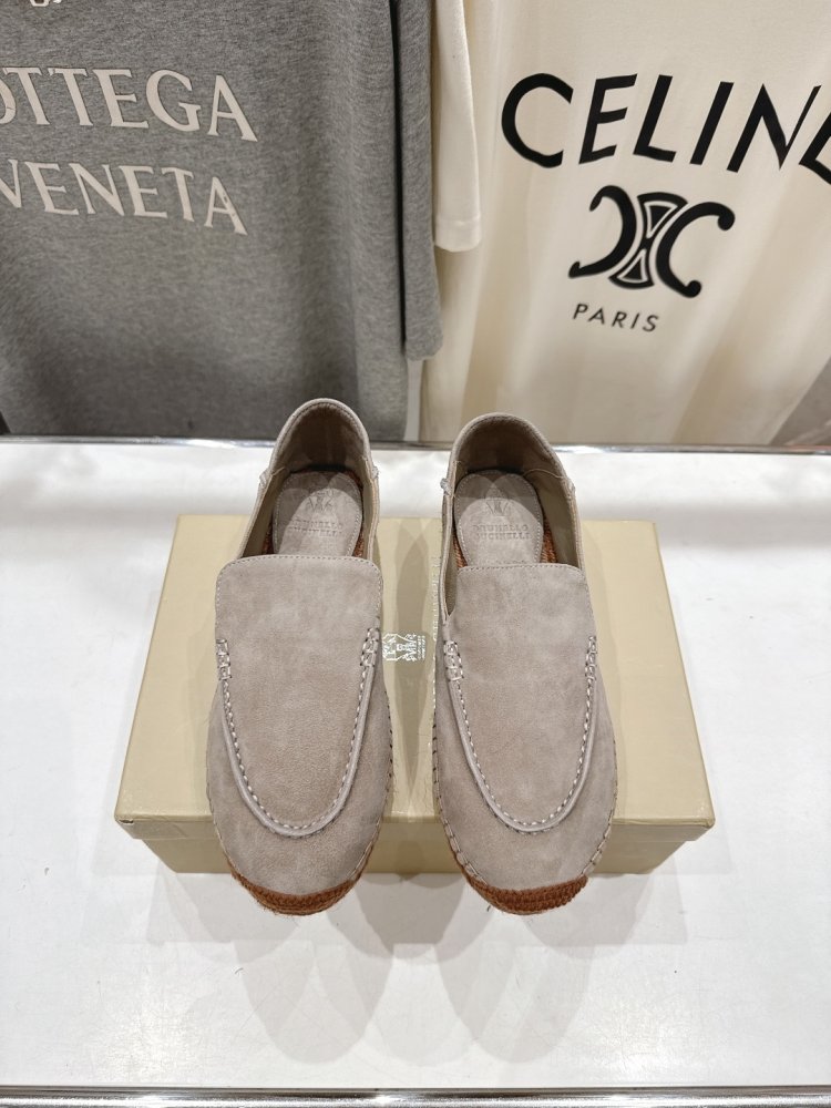 Лоферы женские