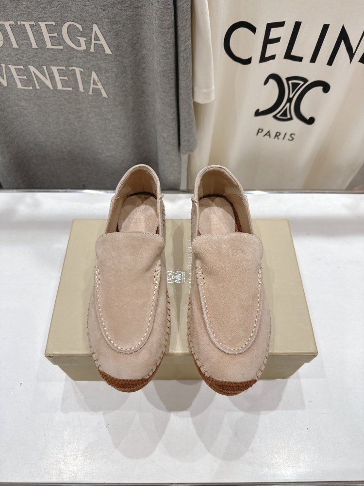 Лоферы женские