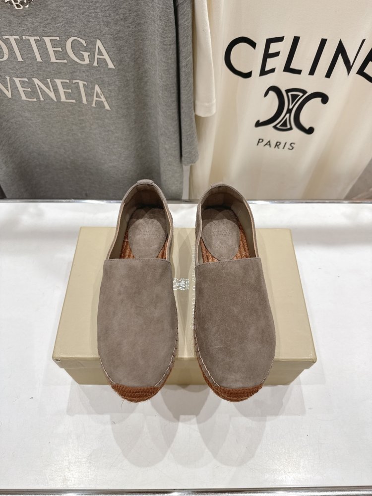 Лоферы женские