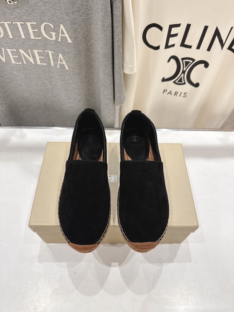 Лоферы женские