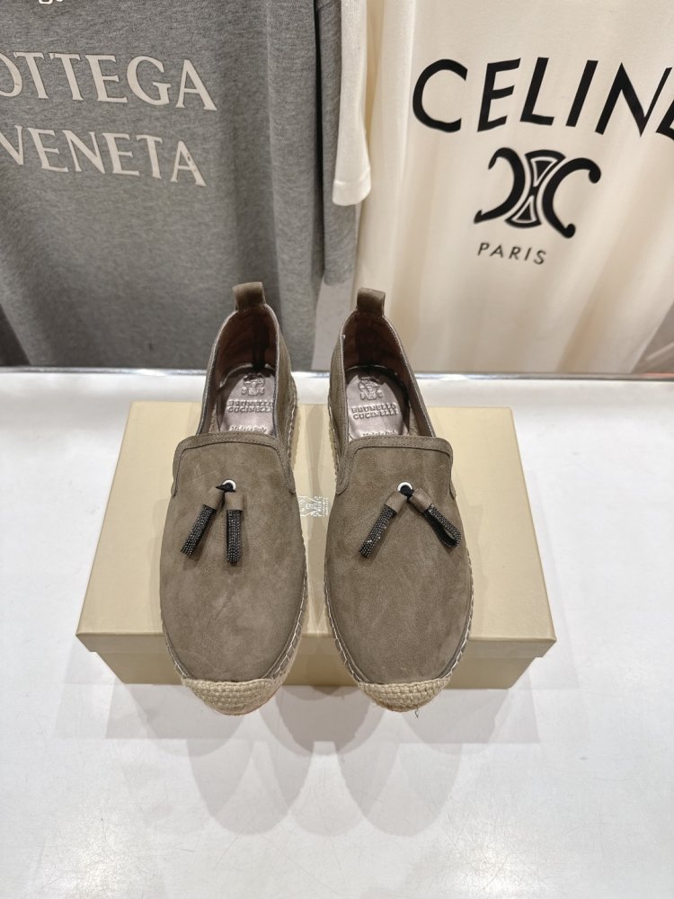 Лоферы женские