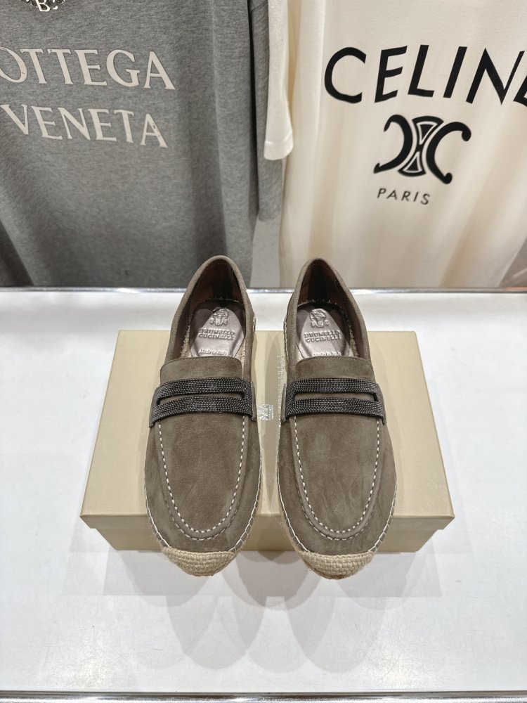 Лоферы жіночі