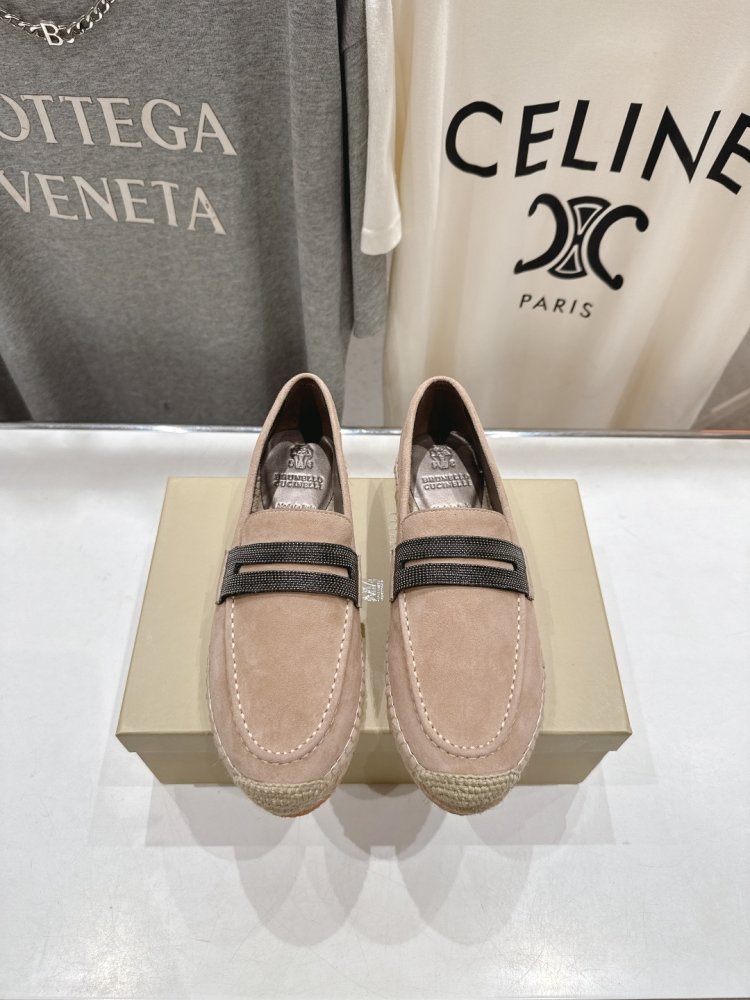 Лоферы жіночі