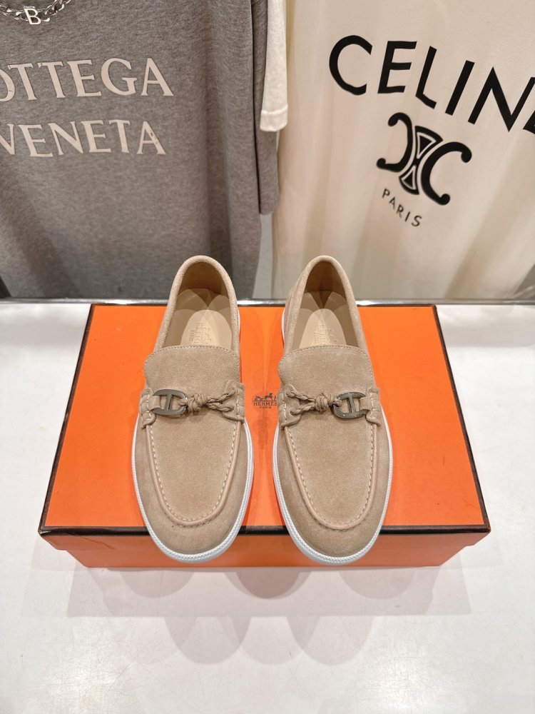 Лоферы жіночі