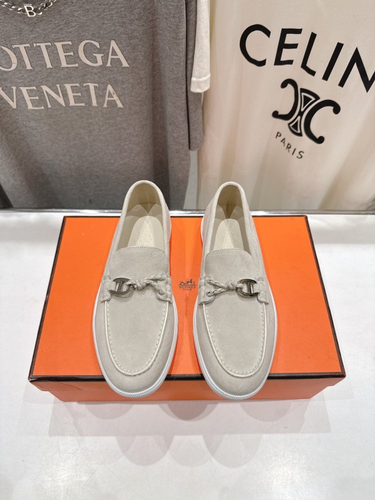 Лоферы жіночі