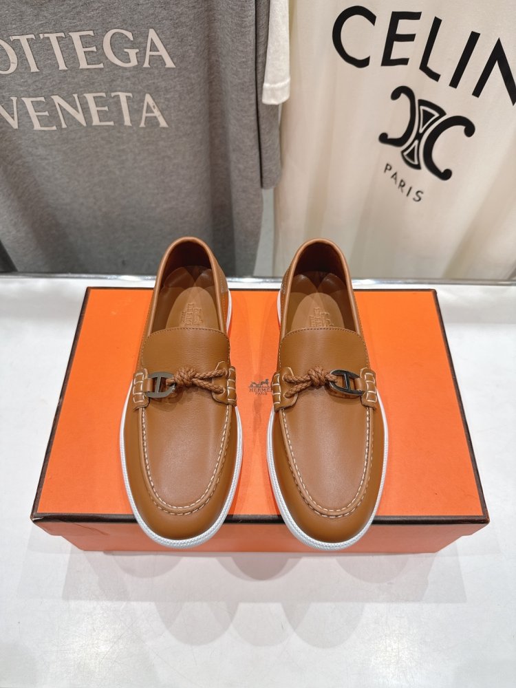 Лоферы женские