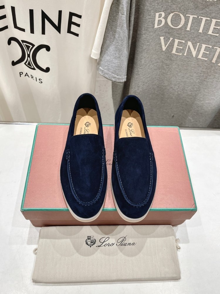 Лоферы жіночі