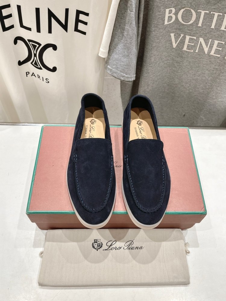 Лоферы жіночі