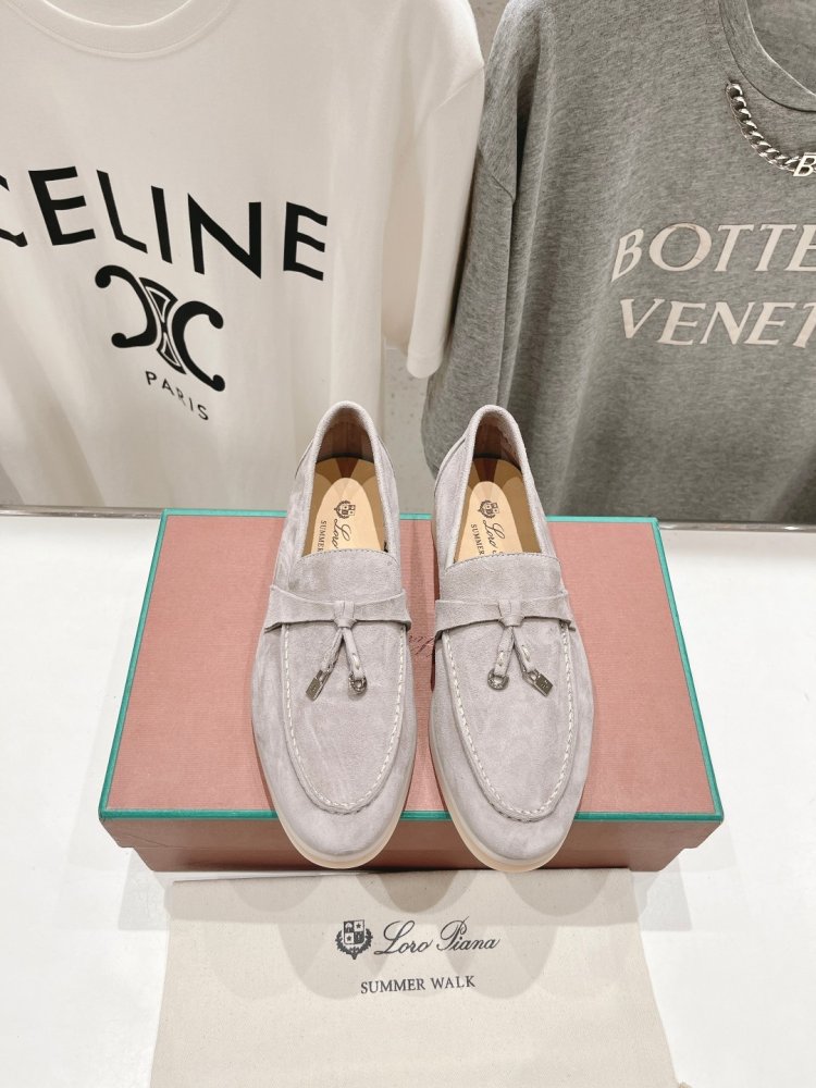 Лоферы жіночі