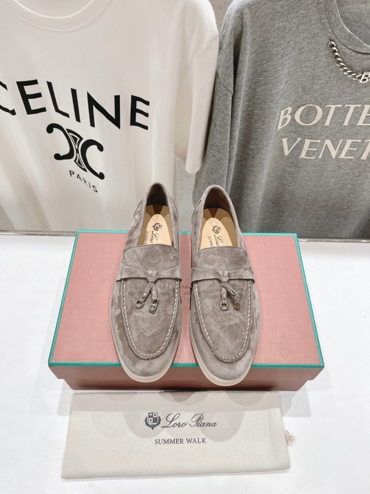 Лоферы жіночі