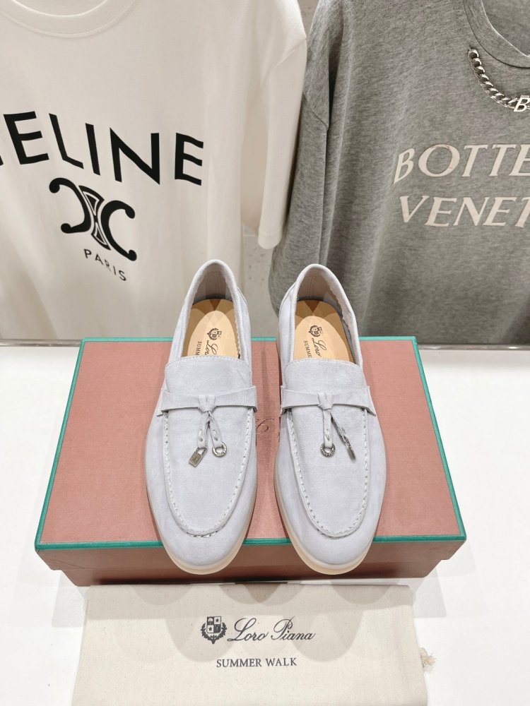 Лоферы жіночі