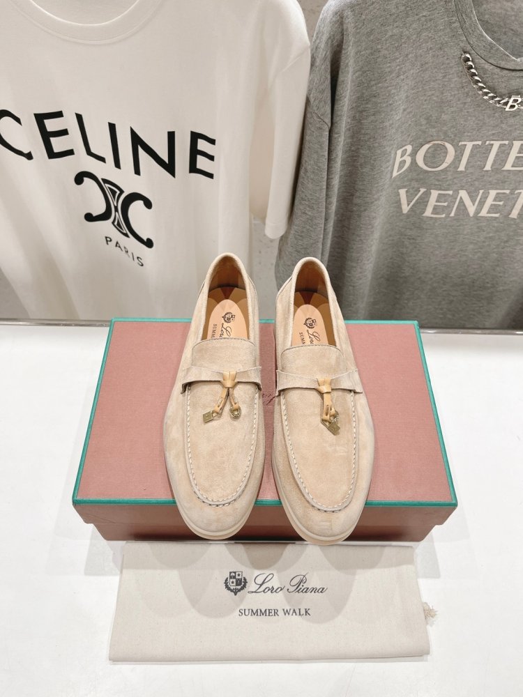 Лоферы жіночі