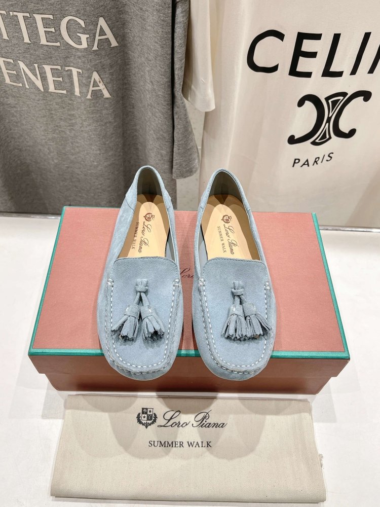 Лоферы жіночі