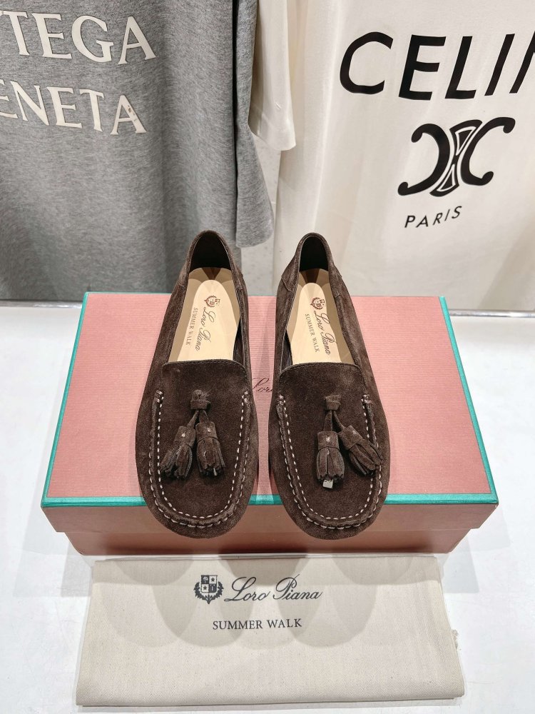 Лоферы женские