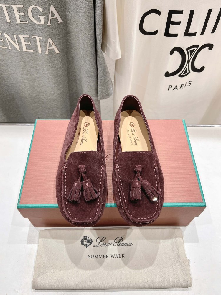 Лоферы жіночі