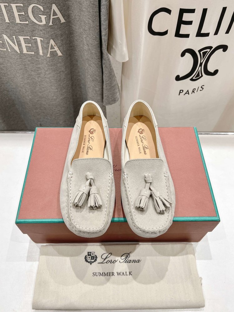 Лоферы жіночі